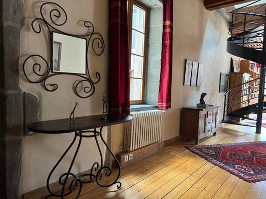 Apartment / Etagenwohnung in Chambéry, Savoy