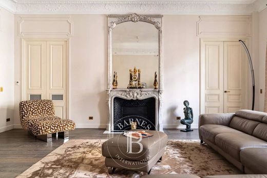 Apartment in La Muette, Auteuil, Porte Dauphine, Paris