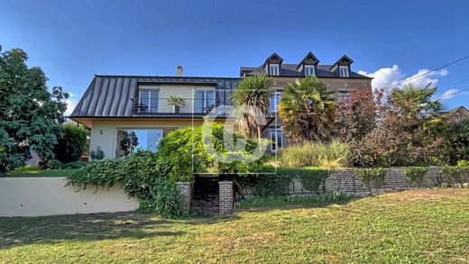 Luxury home in Saint-Aubin-lès-Elbeuf, Seine-Maritime