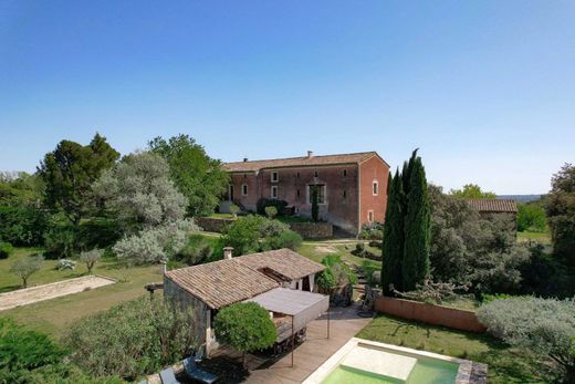 Uzès, Gardのカントリー風またはファームハウス