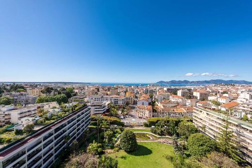 Apartment / Etagenwohnung in Cannes, Alpes-Maritimes