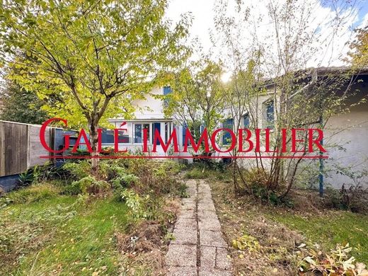 Teren w Bourg-la-Reine, Hauts-de-Seine