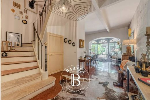 Luxury home in Mouriès, Bouches-du-Rhône