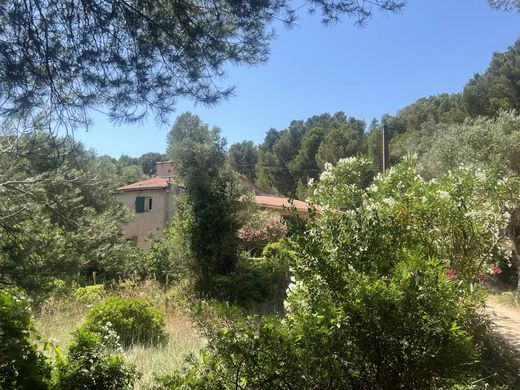 ﻣﻨﺰﻝ ﺭﻳﻔﻲ/ ﺑﻴﺖ ﻤﺰﺭﻋﺔ ﻓﻲ La Ciotat, Bouches-du-Rhône