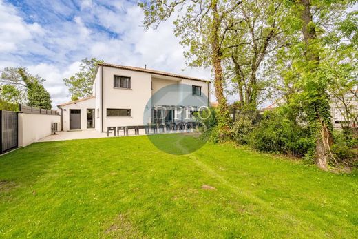 Элитный дом, Pont-Saint-Martin, Loire-Atlantique