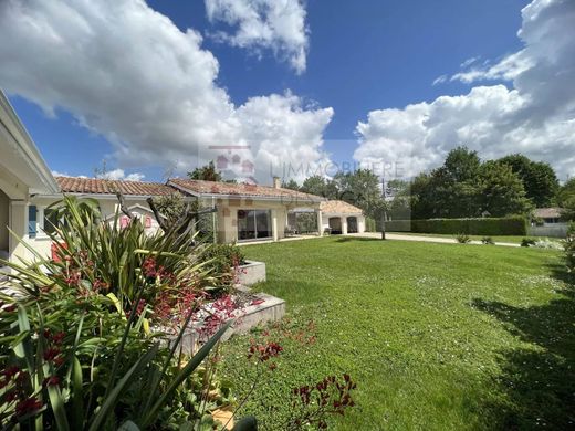 Casa di lusso a Martillac, Gironda