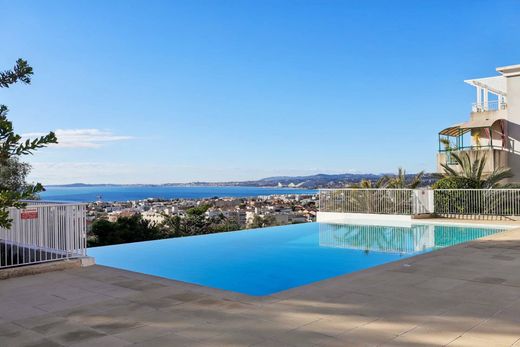 Apartment in Saint-Laurent-du-Var, Alpes-Maritimes