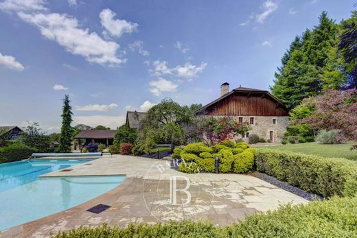 Casa di lusso a Ville-en-Sallaz, Alta Savoia