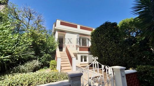 ‏בתי יוקרה ב  אנטיב, Alpes-Maritimes