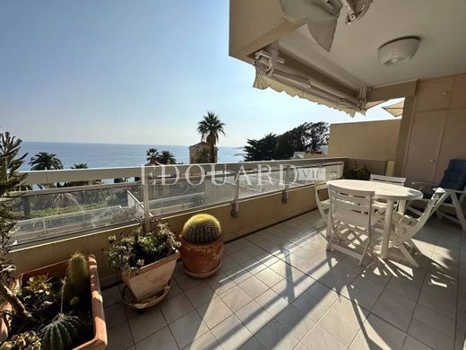 Apartment / Etagenwohnung in Menton, Alpes-Maritimes