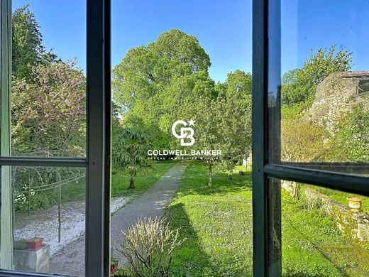 Luxury home in Tonnay-Charente, Charente-Maritime