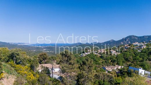 Terreno a Les Adrets-de-l'Estérel, Var