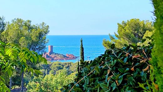 Luxe woning in Agay, Var