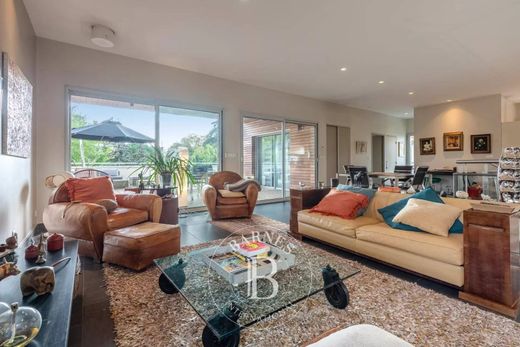 Luxury home in Collonges-au-Mont-d'Or, Rhône