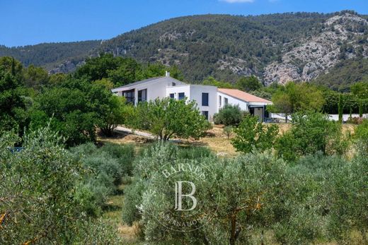 Luxury home in Saint-Zacharie, Var