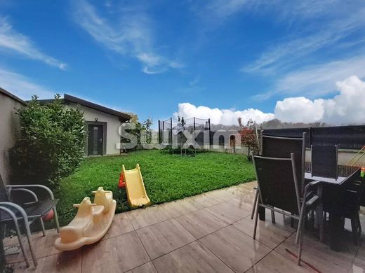 Элитный дом, Valserhône, Ain