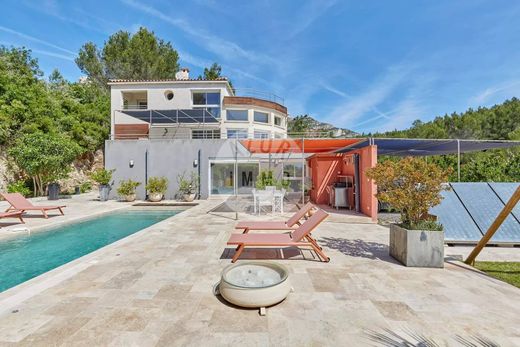 Luxury home in Roquevaire, Bouches-du-Rhône