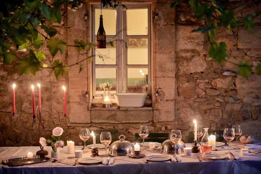 Πολυτελή κατοικία σε Uzès, Gard