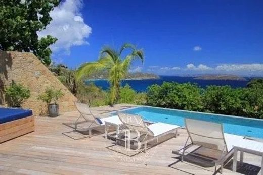 ﻓﻴﻼ ﻓﻲ Camaruche