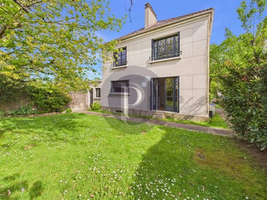 Luxury home in Fontenay-aux-Roses, Hauts-de-Seine