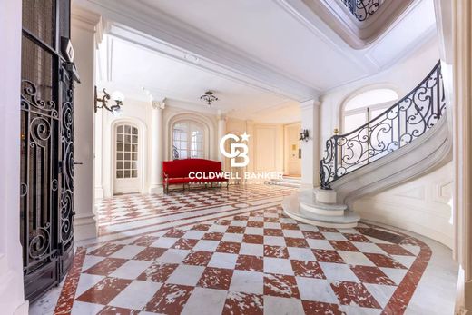 Daire Champs-Elysées, Madeleine, Triangle d’or, Paris