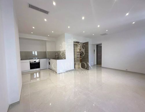 Apartment / Etagenwohnung in Cannes, Alpes-Maritimes