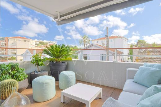 Apartment / Etagenwohnung in Cannes, Alpes-Maritimes