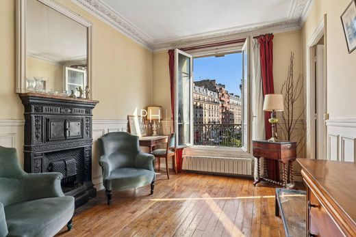 Apartment in Neuilly-sur-Seine, Hauts-de-Seine