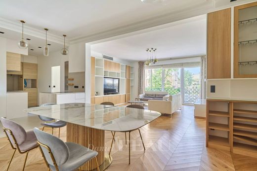 Apartment in La Muette, Auteuil, Porte Dauphine, Paris