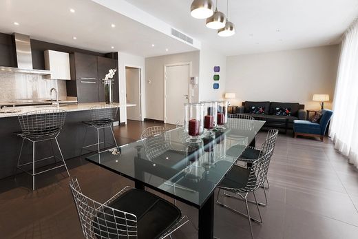 Apartment / Etagenwohnung in Cannes, Alpes-Maritimes