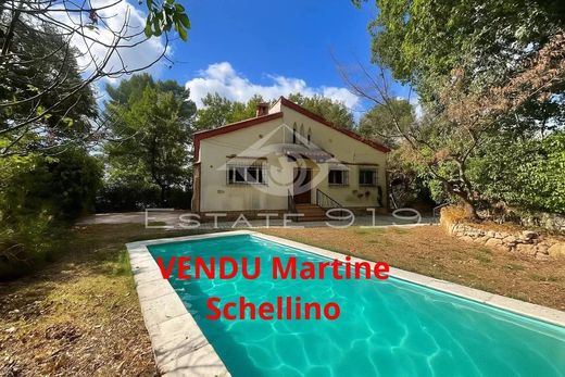 Villa in Roquefort-les-Pins, Alpes-Maritimes