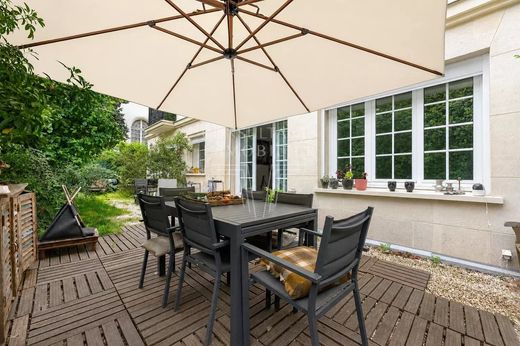 Apartment in La Muette, Auteuil, Porte Dauphine, Paris