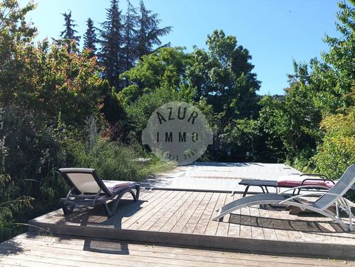 منزل ﻓﻲ Saint-Zacharie, Var