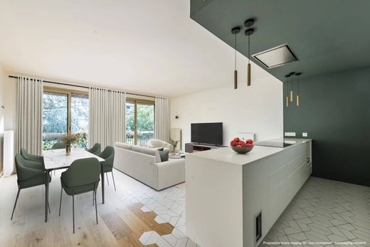 Apartment in Neuilly-sur-Seine, Hauts-de-Seine