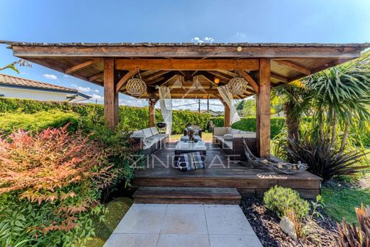 Villa in Mios, Gironde