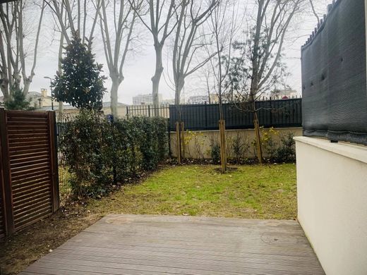 Apartment in Neuilly-sur-Seine, Hauts-de-Seine