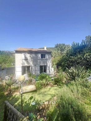 Maison de luxe à Toulon, Var