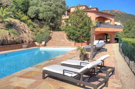 Villa in Théoule-sur-Mer, Alpes-Maritimes