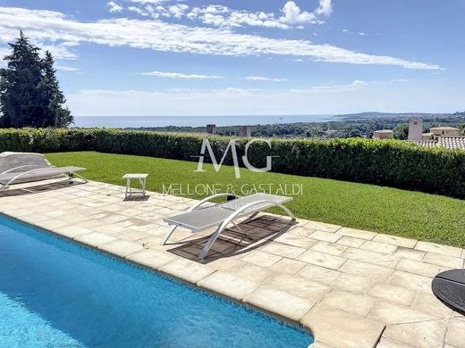 Villa in Villeneuve-Loubet, Alpes-Maritimes