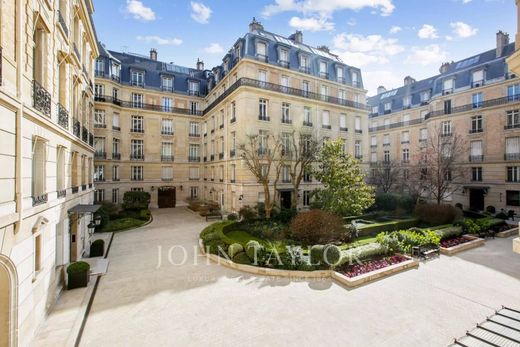 Apartment in Champs-Elysées, Madeleine, Triangle d’or, Paris