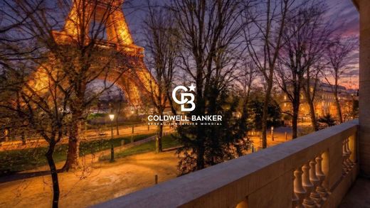 Apartment in Tour Eiffel, Invalides – Ecole Militaire, Saint-Thomas d’Aquin, Paris