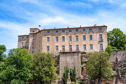 Schloss / Burg in Entrecasteaux, Var