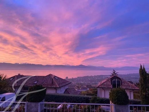 Mont-sur-Rolle, Nyon Districtの高級住宅