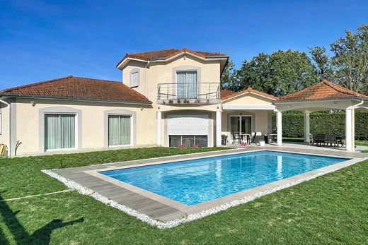 Casa de lujo en Riorges, Loira