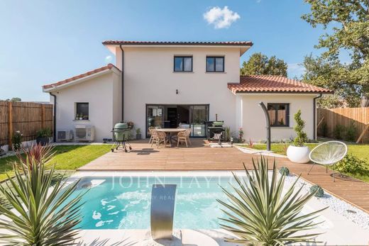 Luxury home in Mimizan, Landes