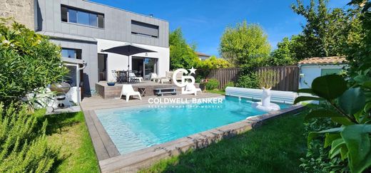Casa di lusso a Mérignac, Gironda