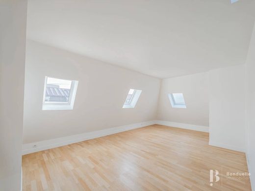 아파트 / Champs-Elysées, Madeleine, Triangle d’or, Paris