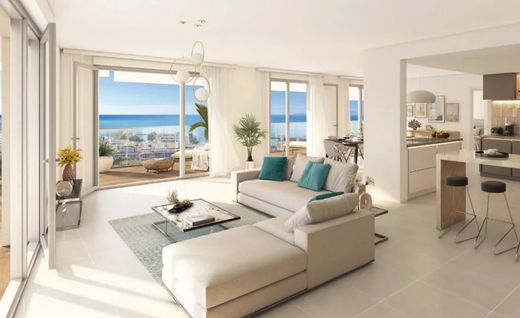 Apartment / Etagenwohnung in Antibes, Alpes-Maritimes