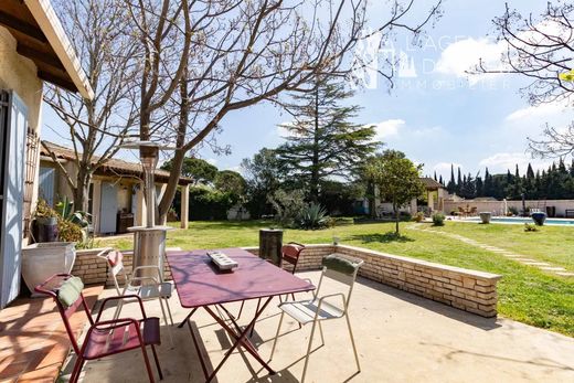 Villa in Arles, Bouches-du-Rhône