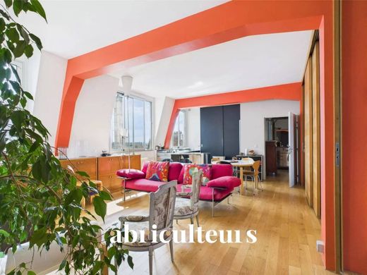 Apartment in Canal Saint Martin, Château d’Eau, Porte Saint-Denis, Paris
